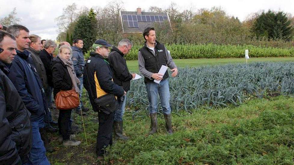 Op de locatie wordt al sinds 1953 in stroken bepaalde elementen als fosfaat, stikstof, kali, chloor, borium en magnesium wel of niet gestrooid, vertelt Greydanus.