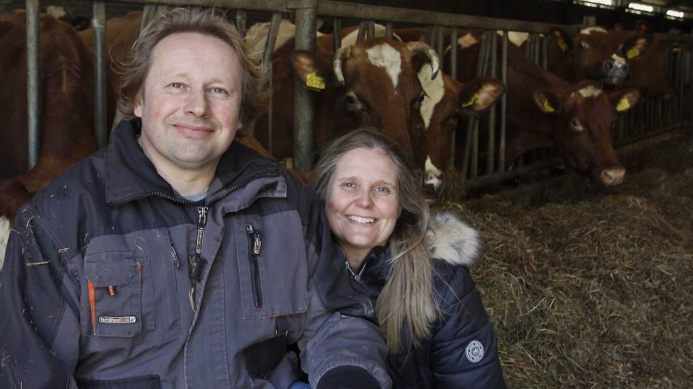 Harald en Sandra Woldring zijn ontzettend blij met het feit dat ze het eerste officiële fokcentrum voor Fries Roodbont in Nederland zijn.