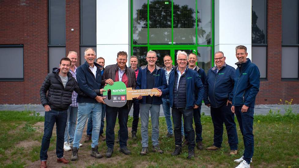 Sleuteloverdracht nieuwe locatie Spinder Dairy Housing Concepts