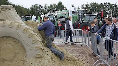 Stroprijs Emmeloord meer dan 10 euro per omhoog | Veld-post.nl - Landbouwnieuws voor Noord-Nederland