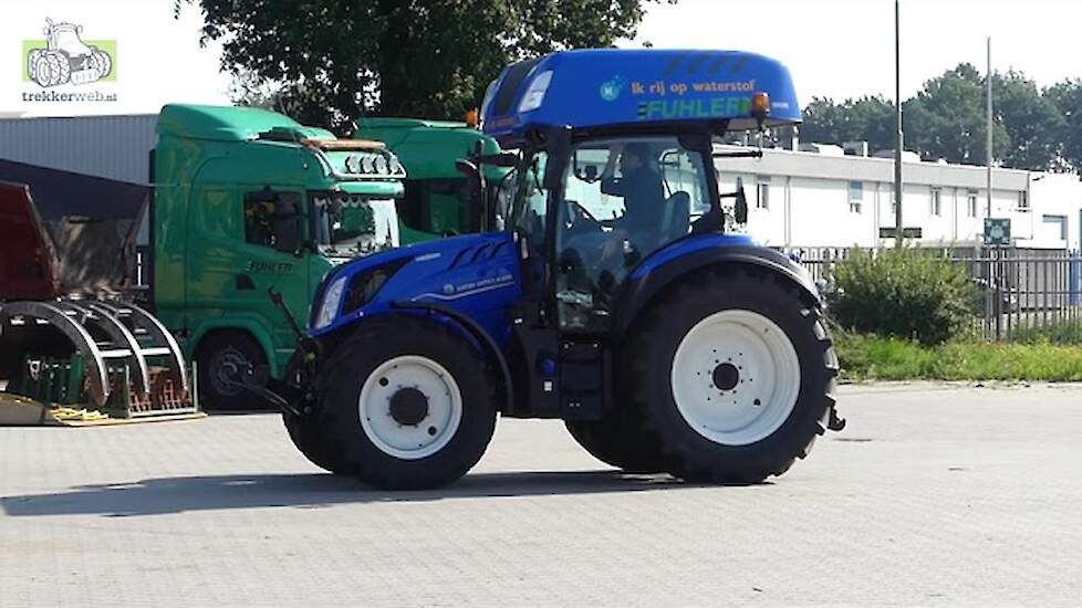 New Holland T5.140 waterstoftrekker voor Fuhler BV uit Emmen
