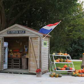 Stehouwer verkoopt hier een deel van zijn biologische producten.
