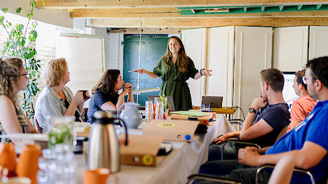 Programmamaker Yvonne Faber aan het woord.