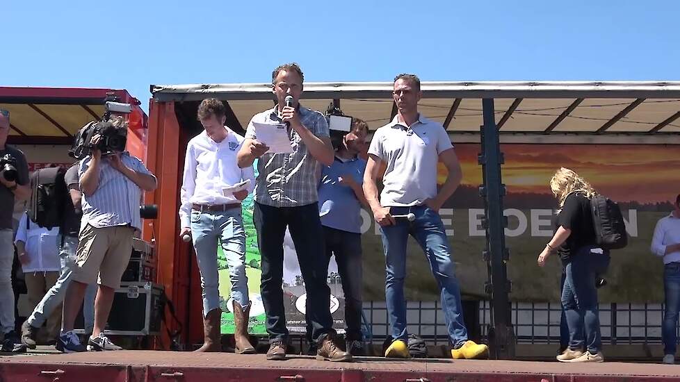 Boerenprotest aftrap door Jos Ubels, Jeroen van Maanen en Bart Kemp