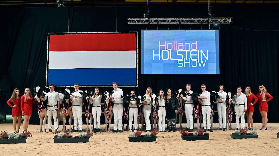 Alle kampioenes van de Holsteinshow en de Young Breeders competitie van een dag eerder op een rij ter afsluiting van twee zeer geslaagde keuringsdagen.