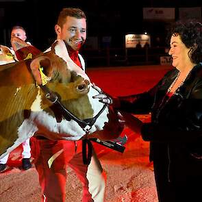 Ook bij de roodbonten ging de prijs voor het algemeen kampioenschap naar een koe van de familie Steegink: Heerenbrink Truus 4.