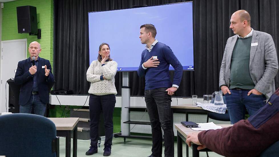 Politiek, boer en 'natuur' Midden-Drenthe ontmoeten elkaar in dialoog