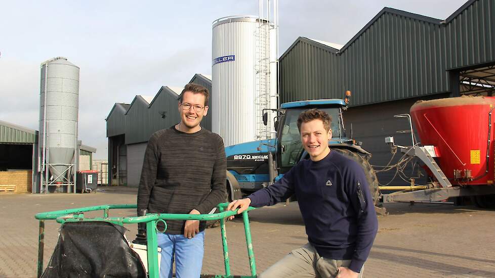 Herbert (l) en Jos Bom in Emmer-Compascuum.
