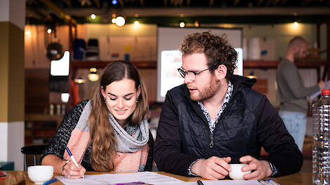 Sanne Alkemade en haar vriend Steven gaan stapje voor stapje het bedrijf van haar schoonouders overnemen.