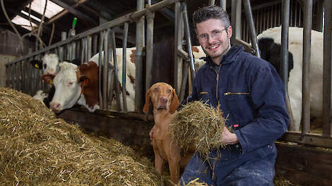Melkveehouder Robert Horst wil weten hoe hij nog natuurinclusiever kan boeren én voldoende geld kan blijven verdienen.