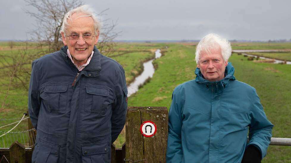 Pieter Winsemius en Kees de Pater in het weidegebied Eemland.