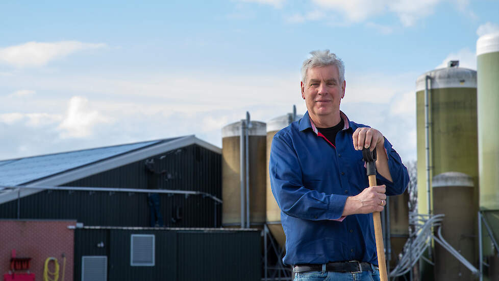 Willy Tijs bouwde een vleesvarkensstal met 1.440 plaatsen. Het aantal varkens op deze locatie neemt niet toe vanwege de ruimte-eisen in het Beter Leven-concept.