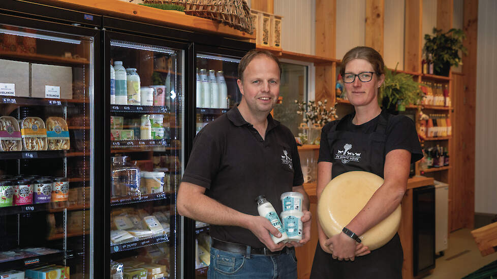 Met hun nieuwe boerderijwinkel zoeken Mart-Jan en Willy de Jong directe verbinding met de consument.